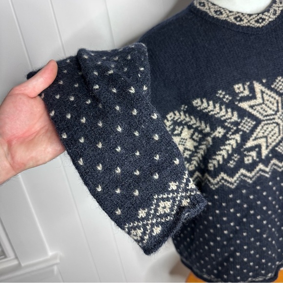 Demetre Snowflake Ski Winter Wool Knit Swetaer - Picture 6 of 9